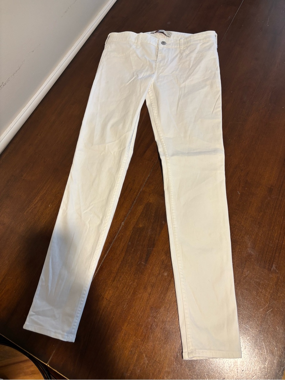 Hollister White Slim Fit Pants With Zipper Closure